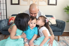 Family-Pictures-At-Home-5